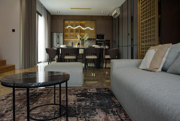 Luce radiante con nuestros exclusivos accesorios y joyería femenina